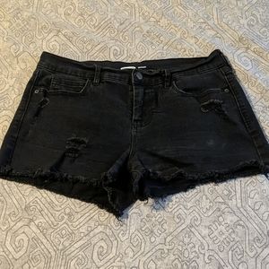Black Distressed Short